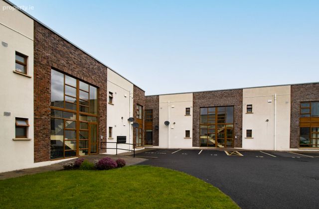 14 College Court, Mountrath Road, Portlaoise, Co. Laois - Click to view photos