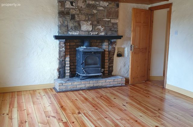 Ballinameen, Ballyroddy, Co. Roscommon - Click to view photos