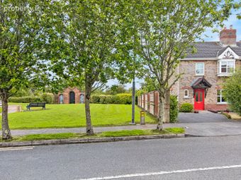 64 Whitestrand, Aylesbury Park, Sligo, Co. Sligo - Image 2