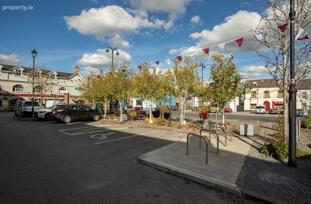 3 Walnut Court, Market Square, Kilbeggan, Co. Westmeath - Click to view photos