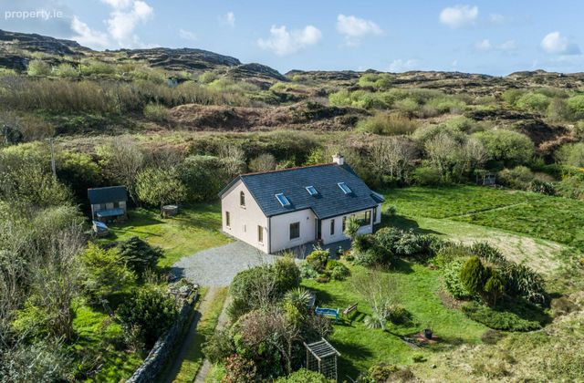 Arderawinny, Schull, Lowertown, Co. Cork - Click to view photos