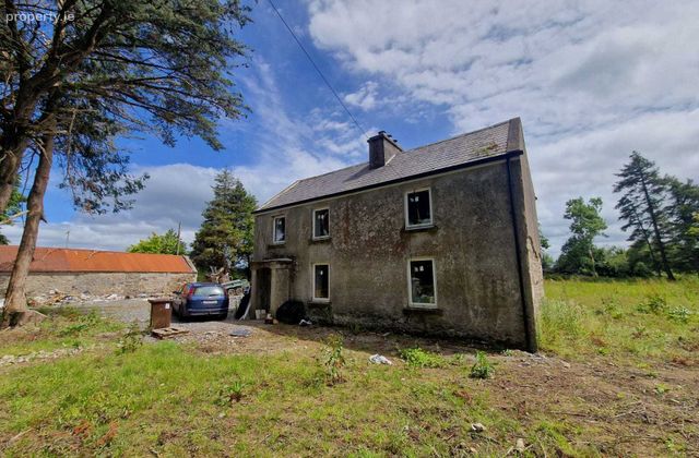Cloonkeehan West, Ballinlough, Ballinlough, Co. Roscommon - Click to view photos