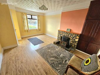 17 Saint Joseph's Terrace, Mell, Drogheda, Co. Louth - Image 3
