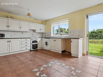 6 Woodside Park, Ballaghaderreen, Co. Roscommon - Image 4