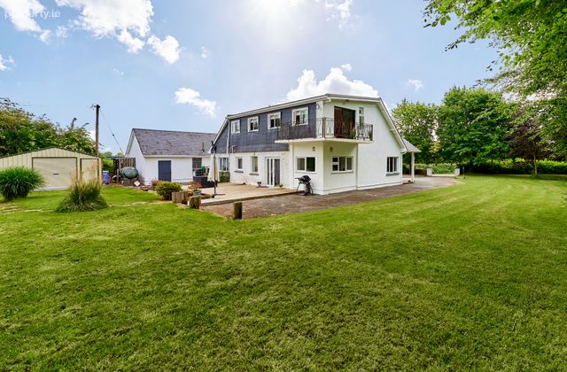 Meadow Cottage, Ticroghan, Clonard, Co. Meath, Ballinabrackey, Co. Meath - Click to view photos