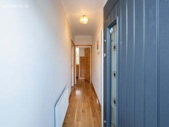 12 Saint Joseph's Terrace, Gould Street, The Lough, Co. Cork - Image 3