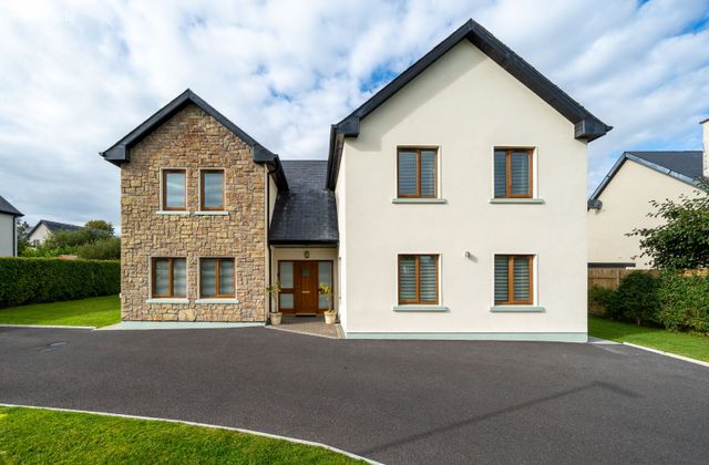 2 Rath Na Gcarraige, Ballycloghan, Carrickboy, Co. Longford - Click to view photos