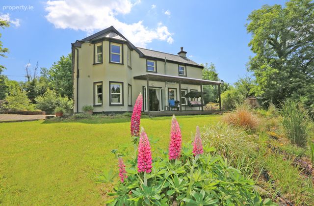 Honeysuckle Lodge, Ardataggle, O'briens Bridge, Co Clare, O'Briensbridge, Co. Clare - Click to view photos