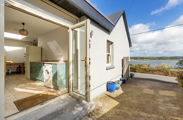 Carrig Aenin, Cliff Road, Ardmore, Co. Waterford - Click to view photos