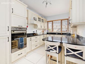 20 The Stableyard, Oldtown Demesne, Naas, Co. Kildare - Image 4