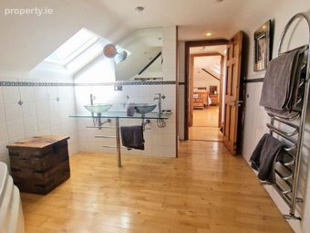 L'chaim, Cnoc&aacute;n An Bhodaigh, Furbo, Co. Galway - Image 3
