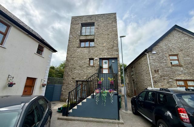 7 Wallace Court, Ballinlough, Ballinlough, Co. Roscommon - Click to view photos