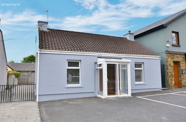 Saint Brendan's Terrace, Listowel, Co. Kerry - Click to view photos