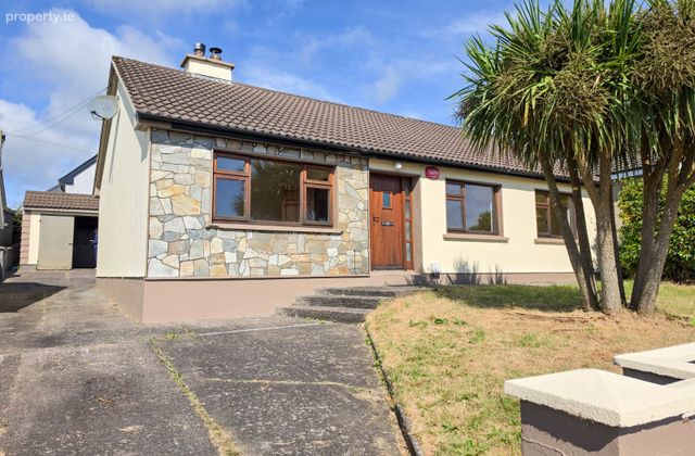 3 Knockthomas Drive, Castlebar, Castlebar, Co. Mayo - Click to view photos