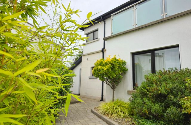 17 Fairhill Court, Fairhill Road Upper, Claddagh, Co. Galway - Click to view photos