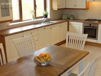 102 Fort Hill, Moneygurney, Rochestown, Co. Cork - Image 4