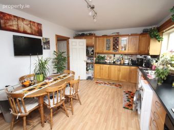 15 Whitethorn Grove, Kilbrogan, Bandon, Co. Cork - Image 2