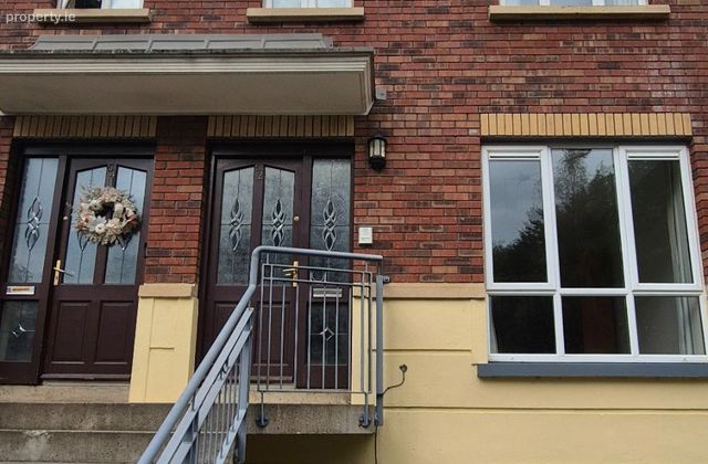 52 Collegefort, Castleknock, Strawberry Beds, Co. Dublin - Click to view photos