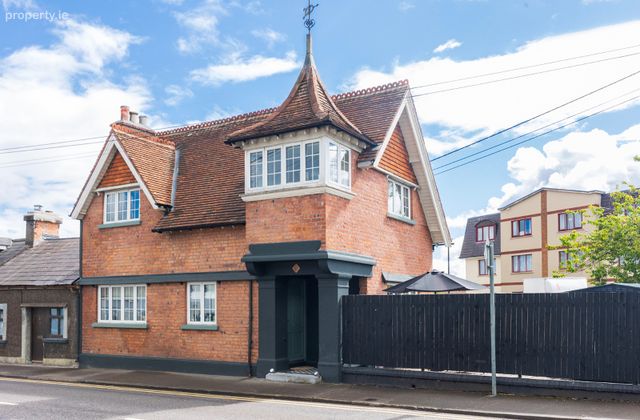The Gables, New Cork Road, Midleton, Co. Cork - Click to view photos
