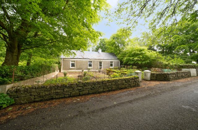 Ardkeen, Kilmeena, Westport, Co. Mayo - Click to view photos