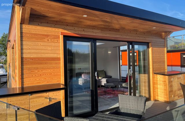 Athlone Docks, Athlone, Co. Westmeath - Click to view photos
