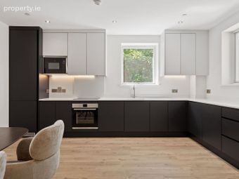 2 The Pines Beckett Woods, Foxrock, Dublin 18 - Image 5