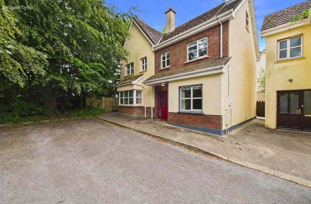 2 Estuary Wood, Ferrybank, Slieverue, Co. Kilkenny - Click to view photos