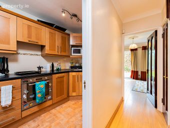 36 College Manor, Drumcondra, Dublin 9 - Image 4