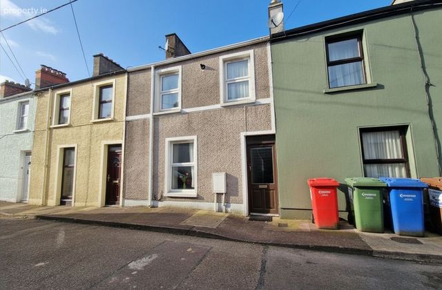 34 Geraldine Place, Albert Road, Ballintemple, Co. Cork - Click to view photos