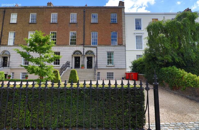 1 Bedroom Plus Mezzanine Apartment - Waterloo Road, Dublin 4 - Click to view photos
