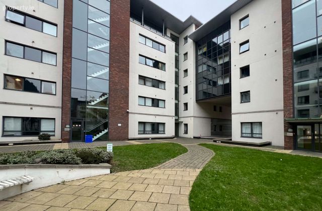 143 Shannon House, Custom House Square, Mayor Street Lower, IFSC, Dublin 1 - Click to view photos