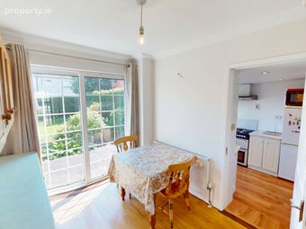 12 Whitethorn Avenue, Inniscarra View, Ballincollig, Co. Cork - Image 2