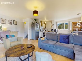 205 Castlecurragh Heath, Mulhuddart, Dublin 15 - Image 2