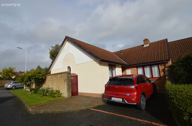 94 The Willows, Abberley, Killiney, Co. Dublin - Click to view photos