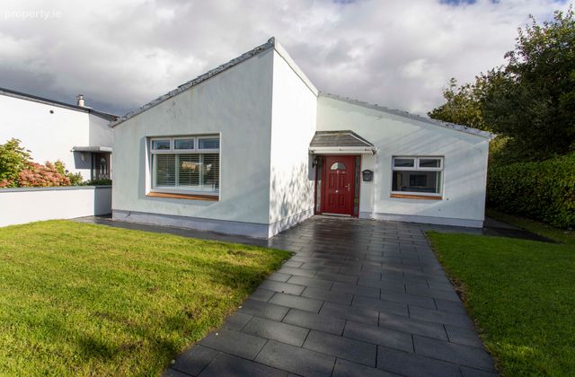 32 Woodlands, Oakpark, Tralee, Co. Kerry, Tralee, Co. Kerry - Click to view photos