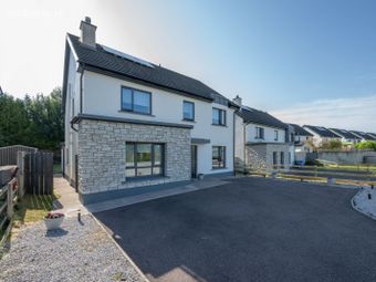 8 Glenn Rua, Courtbrack, Blarney, Co. Cork - Image 3