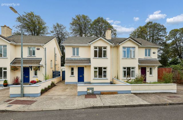4 Saint Michael's Court, Athy, Co. Kildare - Click to view photos