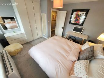 4 Cuirt Na Tra, 204 Upper Salthill, Galway City Centre, Co. Galway - Image 4