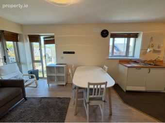 14 Grianan Fidh, Aiken's Village, Stepaside, Dublin 18 - Image 2