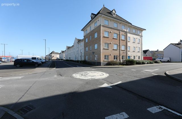 72 De Vesci Court, Fairgreen, Portlaoise, Co. Laois - Click to view photos