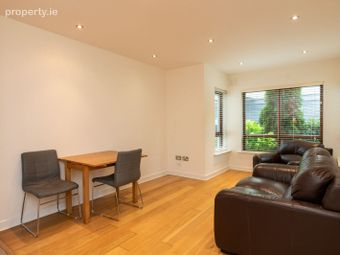 2 Aubreyville, Shankill, Dublin 18 - Image 3