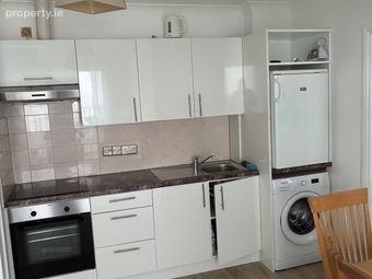 Apartment 8, Georges Court, Dublin 2 - Image 2