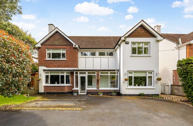 Mount Brandon, 28 Chalet Gardens, Lucan, Co. Dublin - Click to view photos