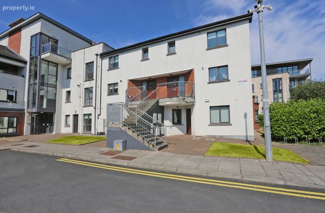 84 Bru Na Sionna, Shannon, Co Clare, Shannon, Co. Clare - Click to view photos