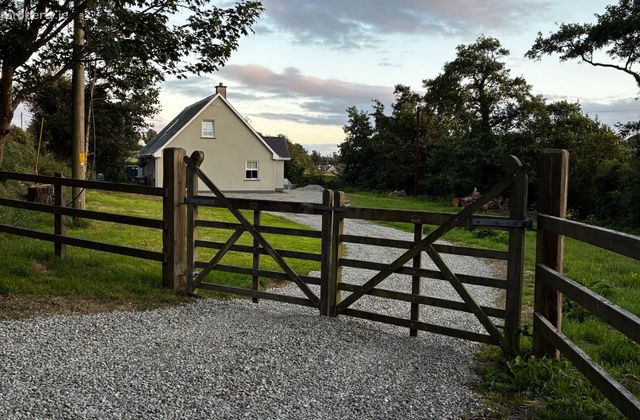 Ardagh East, Rosscarbery, Rosscarbery, Co. Cork - Click to view photos