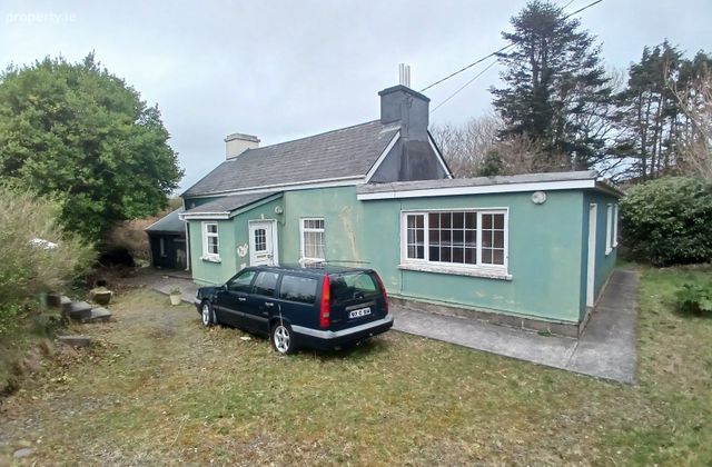 Coolnaharragill Lower, Glenbeigh, Ballynakilly, Co. Kerry - Click to view photos