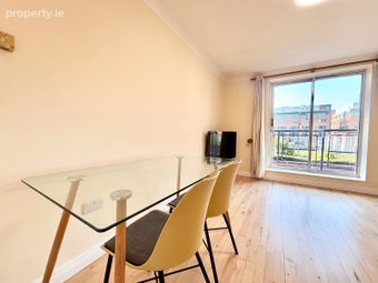 Fasnet, Custom House Harbour Apartments, IFSC, Dublin 1 - Image 5