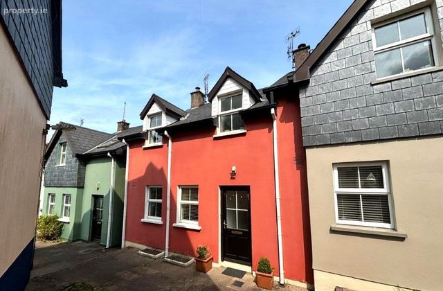 12 Saint Multose Walk, Rose Abbey, Kinsale, Co. Cork - Click to view photos