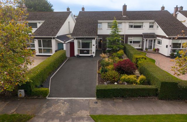 16 Lakelands, Naas, Naas, Co. Kildare - Click to view photos