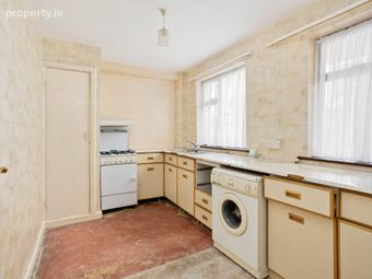 71 Sarsfield Park, Lucan, Co. Dublin, Lucan, Co. Dublin - Image 2